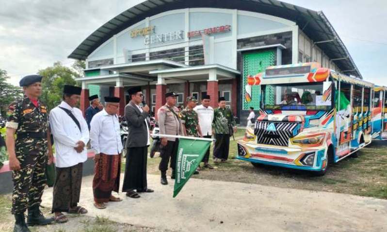 Pemdes dan Ulama Desa Dimoro Gelar Upacara Peringatan Hari Santri Nasional 2025 (8)