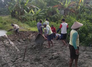 PKTD Buka Saluran Air Irigasi P3AI Kelompok Tani Margo Mulyo di Dusun Kuwojo
