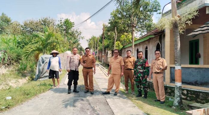 Tingkatkan Kualitas Infrastruktur, Kades Dimoro Pantau Langsung Pembangunan Cor Beton di Dusun Truwili
